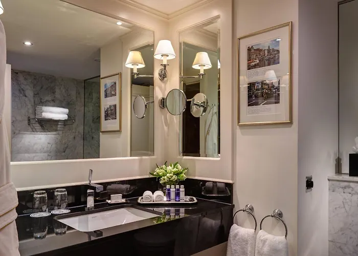 호텔 The Shelbourne, Autograph Collection 5*