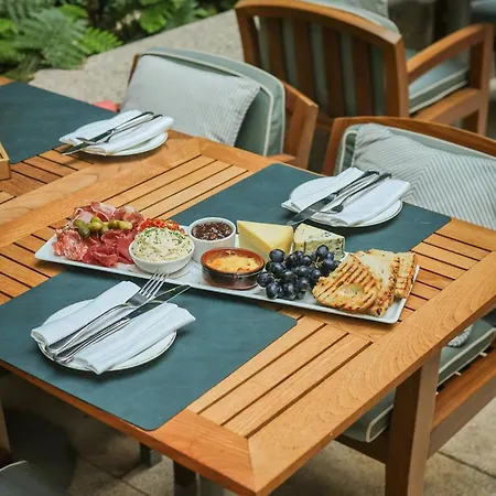 The Shelbourne, Autograph Collection 5*