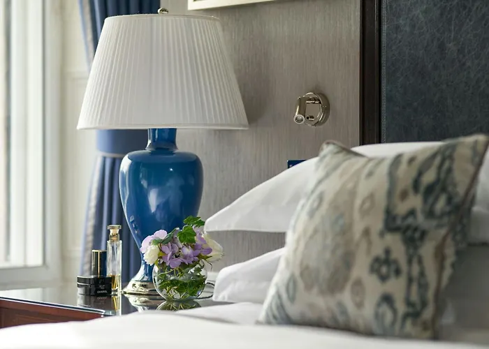 The Shelbourne, Autograph Collection Отель